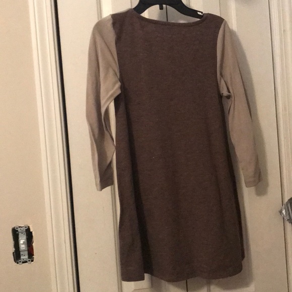 SUPER adorable 2 color top - Picture 2 of 2